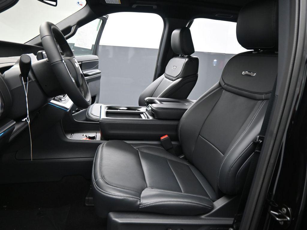 new 2025 Ford Expedition car, priced at $85,090