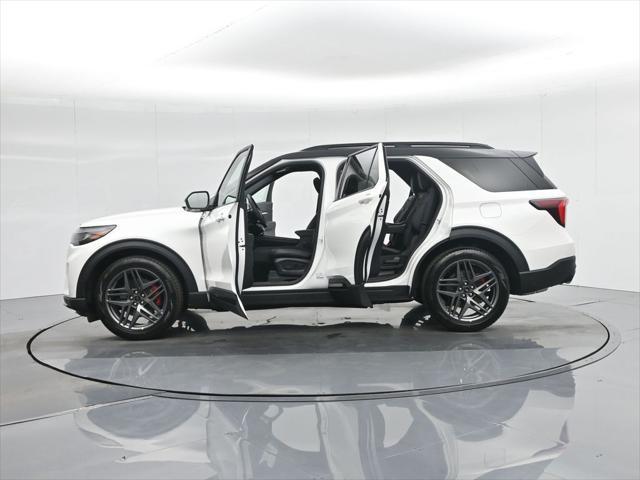 new 2025 Ford Explorer car, priced at $61,452