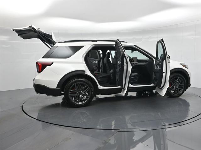 new 2025 Ford Explorer car, priced at $64,415