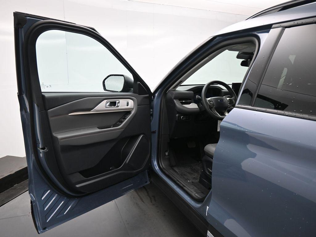 new 2025 Ford Explorer car, priced at $44,865