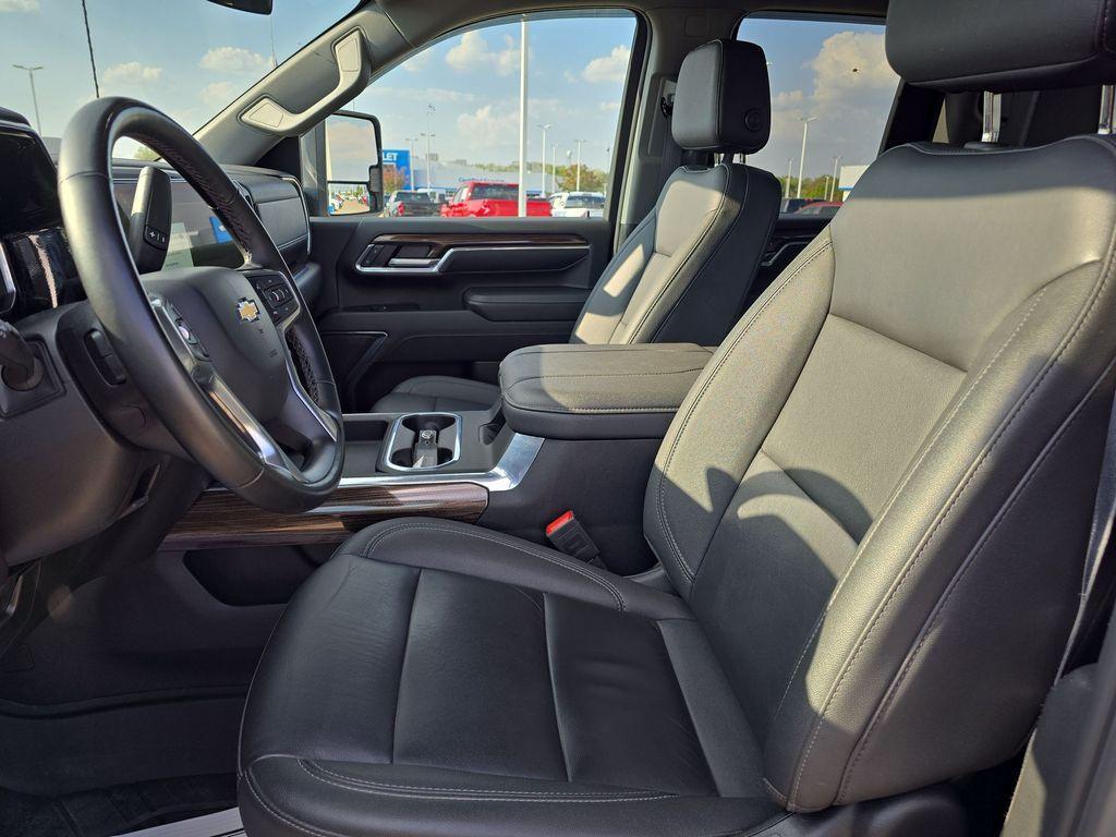 used 2024 Chevrolet Silverado 2500 car, priced at $49,900