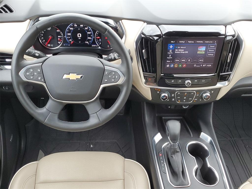 used 2023 Chevrolet Traverse car, priced at $40,400