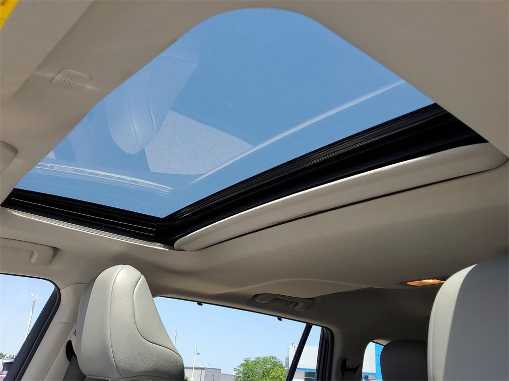 used 2022 Toyota Highlander car, priced at $34,100