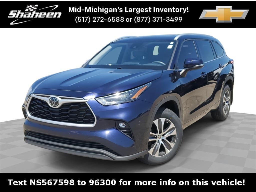 used 2022 Toyota Highlander car, priced at $34,100