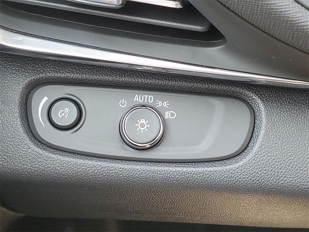 used 2025 Buick Envista car, priced at $25,000