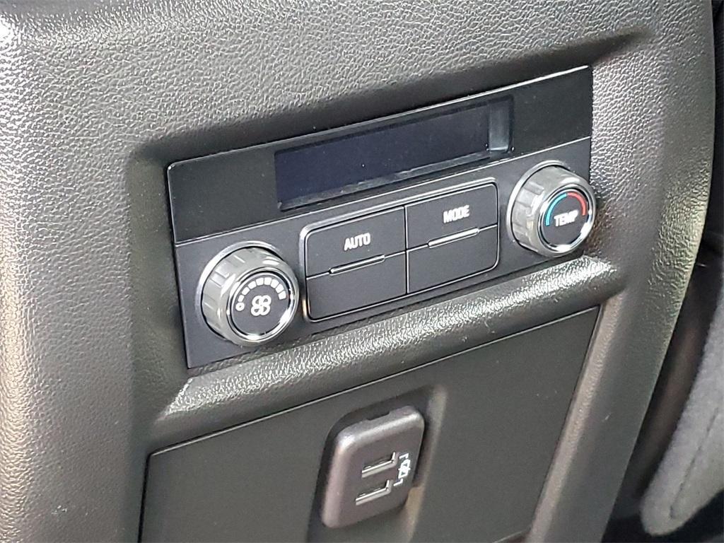 used 2023 Chevrolet Traverse car, priced at $33,540