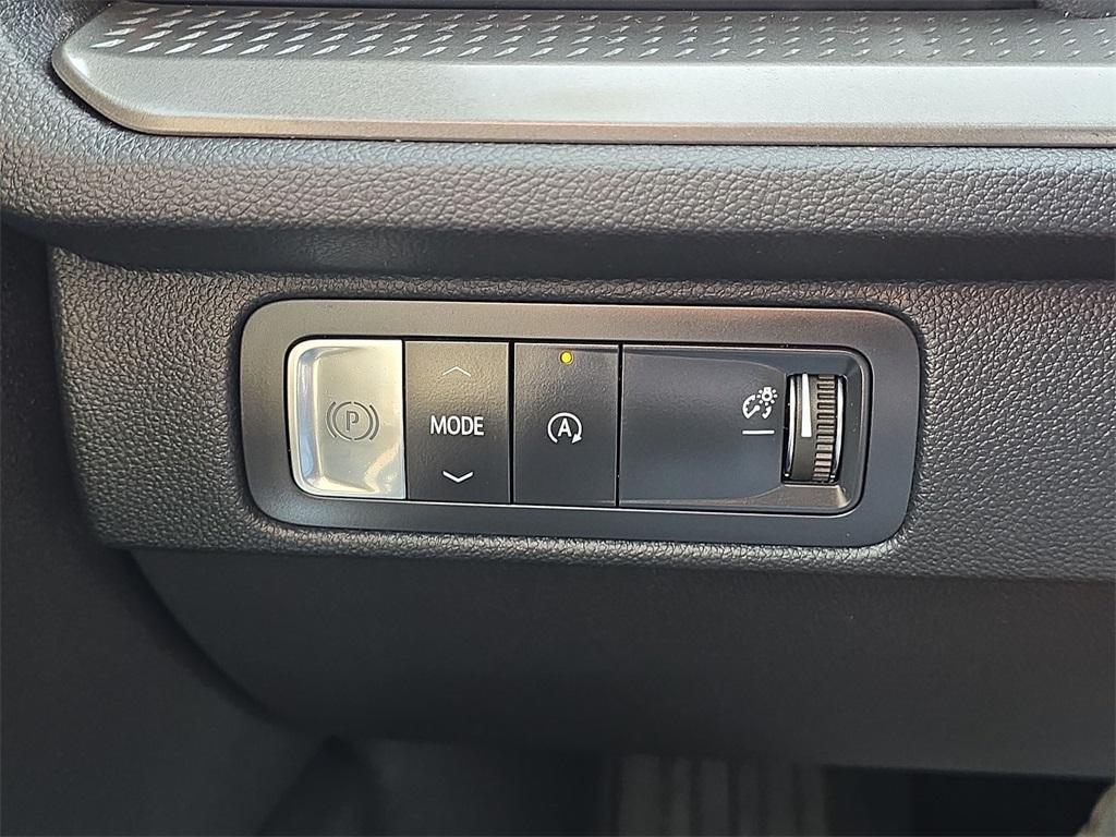 used 2024 Chevrolet Traverse car, priced at $35,710