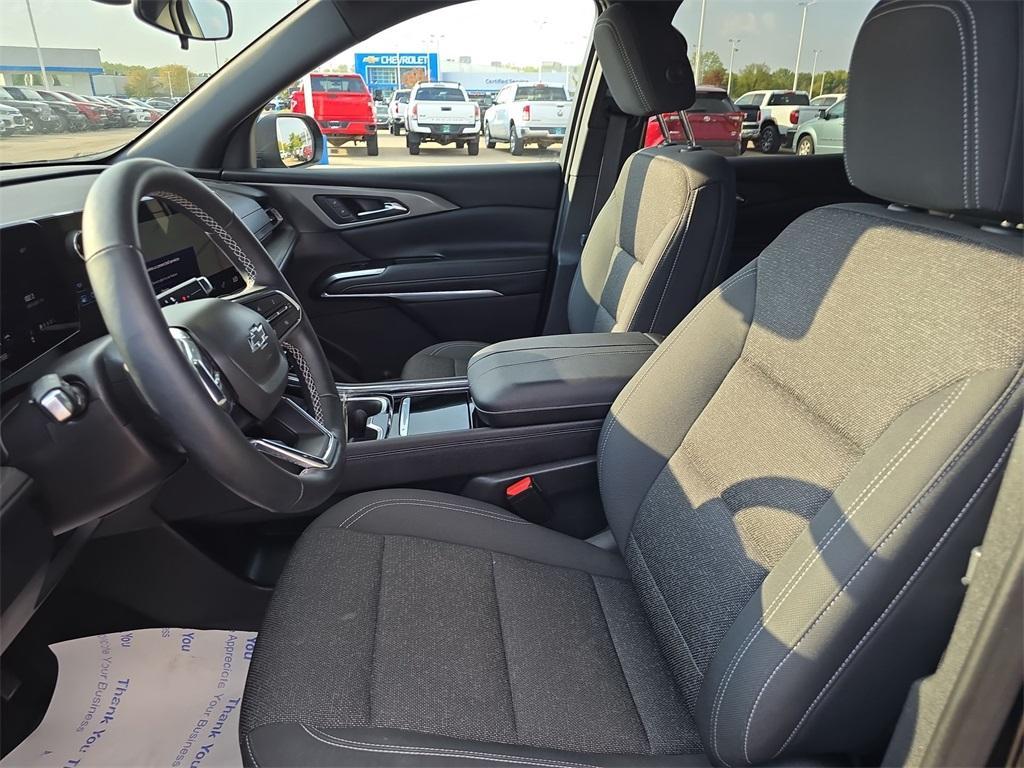 used 2024 Chevrolet Traverse car, priced at $35,710