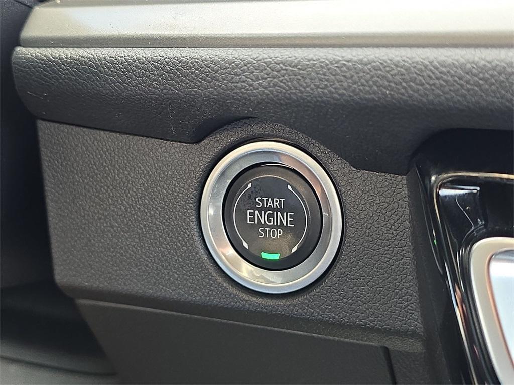 used 2024 Chevrolet Traverse car, priced at $35,710