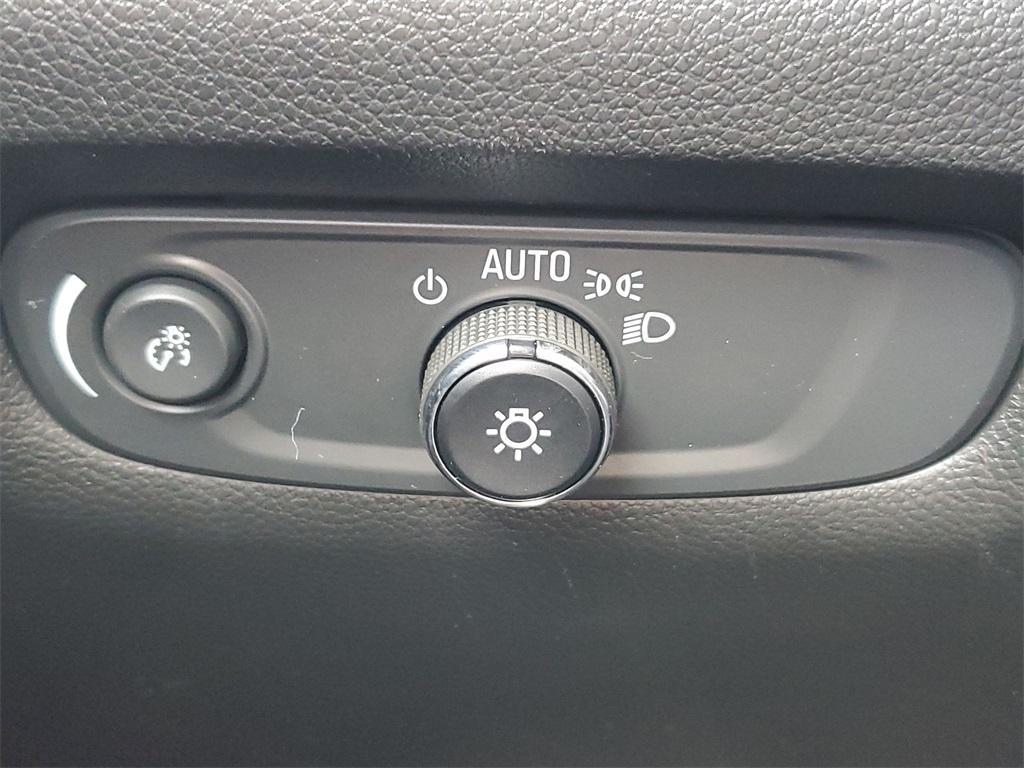 used 2023 Chevrolet Traverse car, priced at $36,200