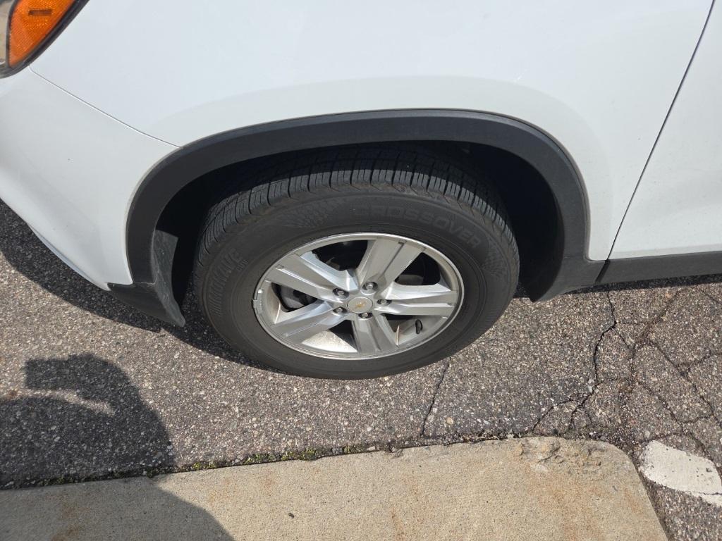used 2022 Chevrolet Trax car, priced at $18,565