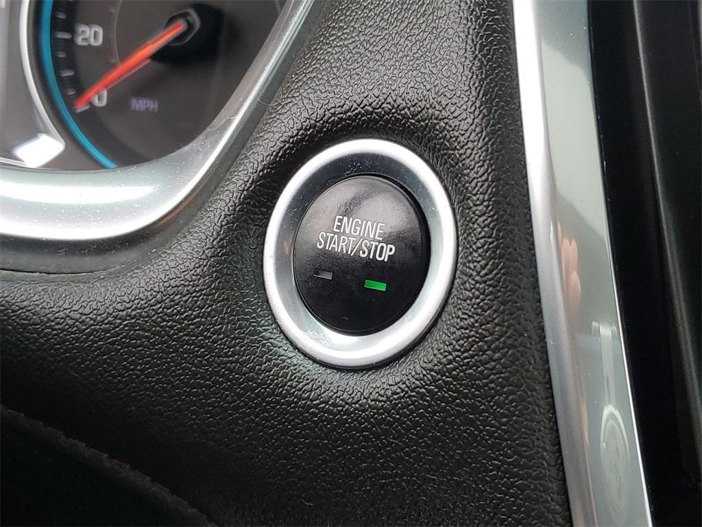 used 2022 Chevrolet Traverse car, priced at $31,100