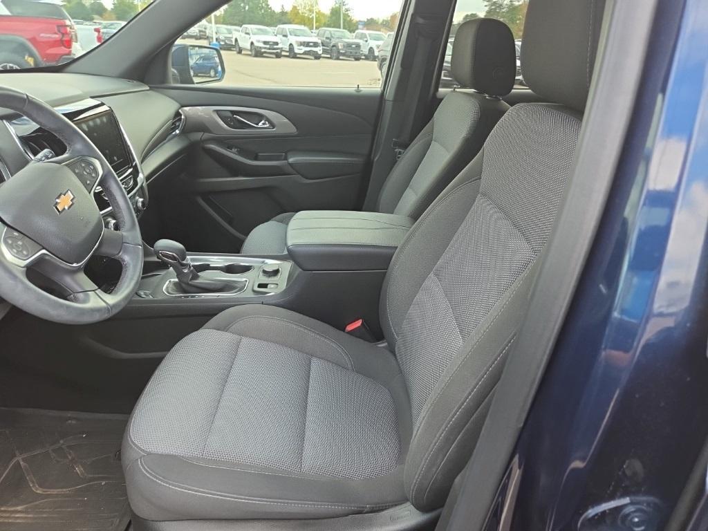 used 2023 Chevrolet Traverse car, priced at $33,400
