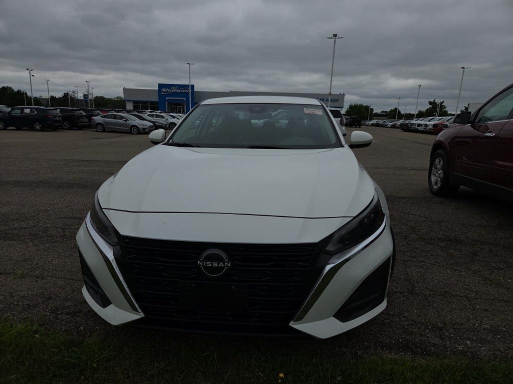 used 2023 Nissan Altima car, priced at $15,950