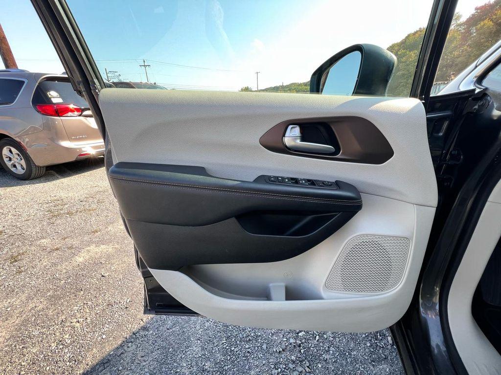 used 2017 Chrysler Pacifica car, priced at $12,995