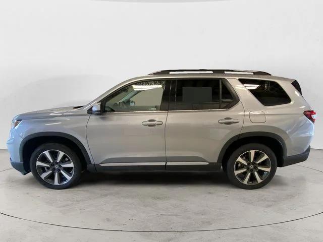 new 2025 Honda Pilot car, priced at $51,050