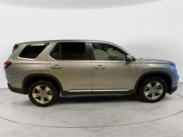 new 2025 Honda Pilot car, priced at $46,995