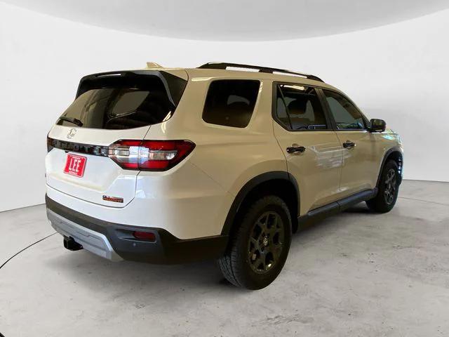 new 2025 Honda Pilot car, priced at $50,830
