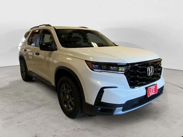 new 2025 Honda Pilot car, priced at $50,830