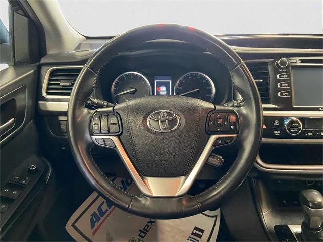 used 2019 Toyota Highlander car, priced at $26,999