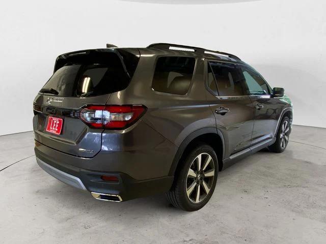 new 2025 Honda Pilot car, priced at $51,050