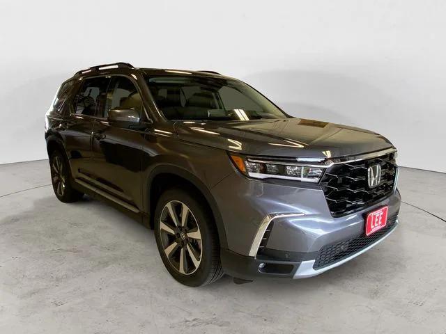 new 2025 Honda Pilot car, priced at $51,050