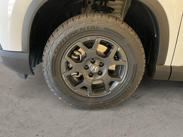 new 2025 Honda Pilot car, priced at $51,350