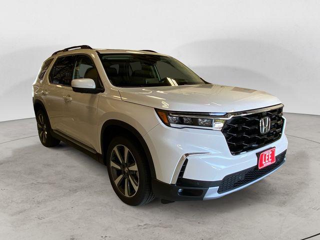 new 2025 Honda Pilot car, priced at $54,985