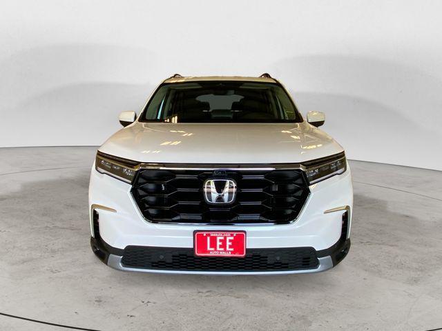 new 2025 Honda Pilot car, priced at $54,985