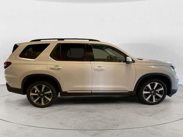 new 2025 Honda Pilot car, priced at $54,985