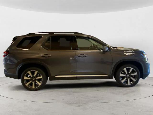 new 2025 Honda Pilot car, priced at $51,095
