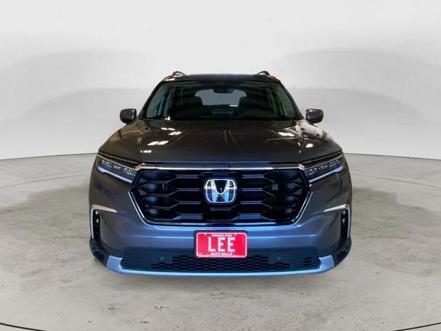 new 2025 Honda Pilot car, priced at $51,095