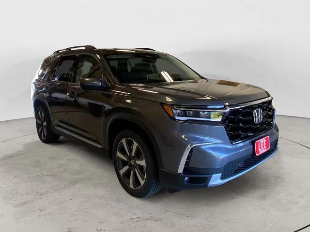 new 2025 Honda Pilot car, priced at $51,095