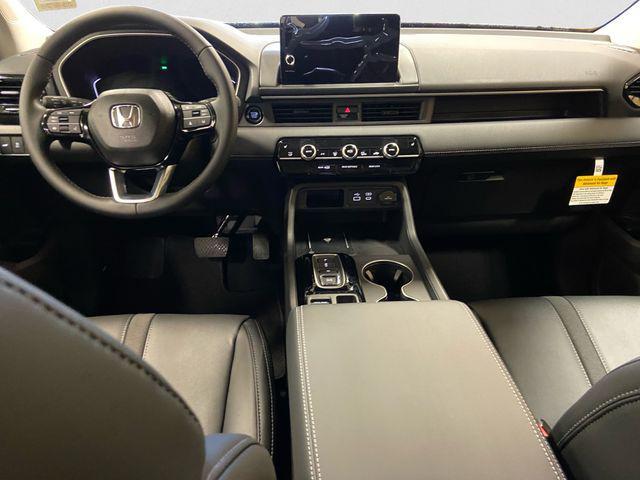 new 2025 Honda Pilot car, priced at $47,095