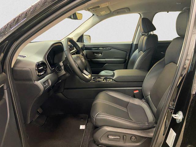 new 2025 Honda Pilot car, priced at $47,095