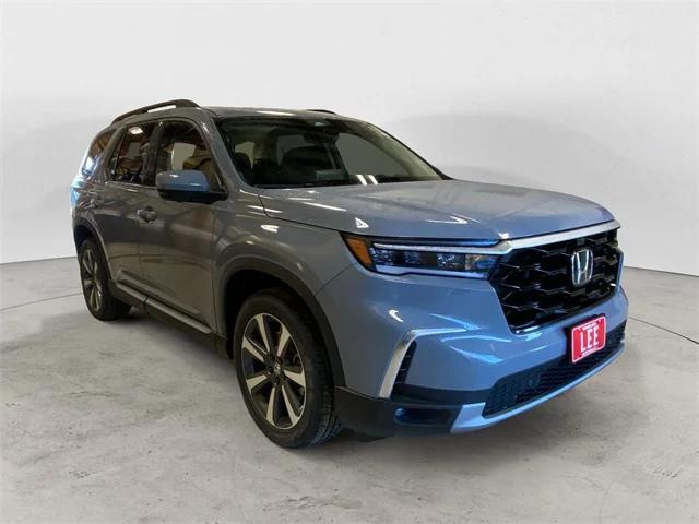 new 2025 Honda Pilot car, priced at $54,930