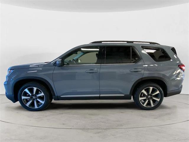 new 2025 Honda Pilot car, priced at $54,930