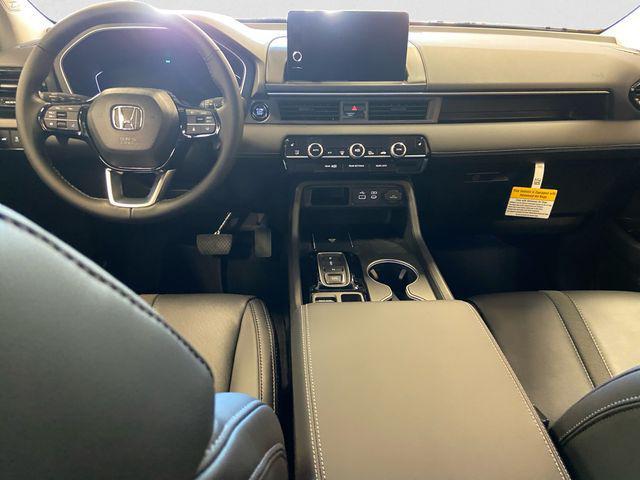 new 2025 Honda Pilot car, priced at $51,095