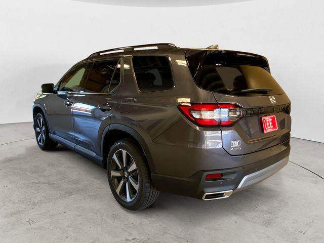 new 2025 Honda Pilot car, priced at $51,095