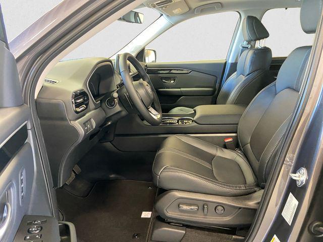 new 2025 Honda Pilot car, priced at $51,095