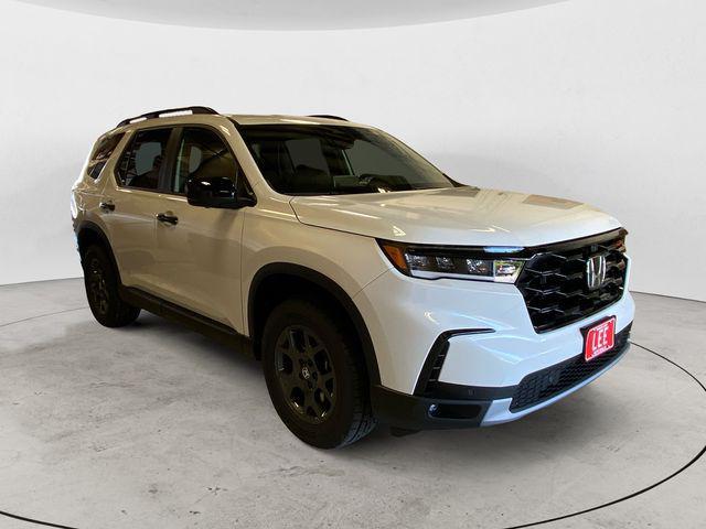 new 2025 Honda Pilot car, priced at $51,785
