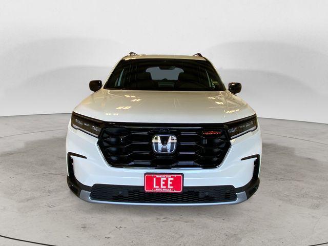 new 2025 Honda Pilot car, priced at $51,785