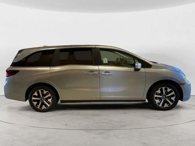 new 2026 Honda Odyssey car, priced at $41,990