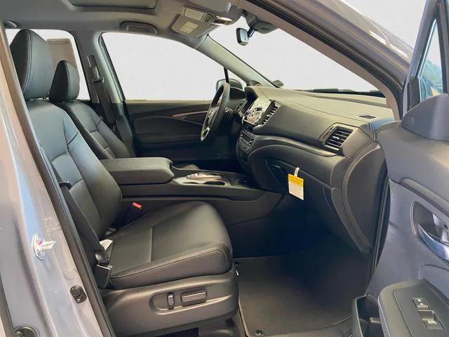 new 2025 Honda Ridgeline car, priced at $42,197