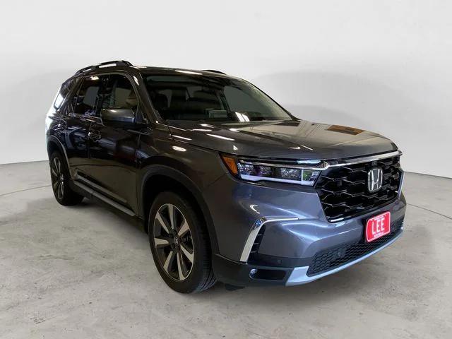 new 2025 Honda Pilot car, priced at $55,260