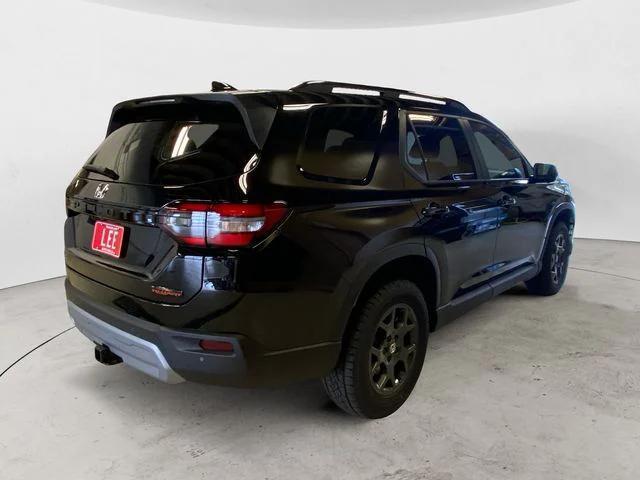 new 2025 Honda Pilot car, priced at $50,895