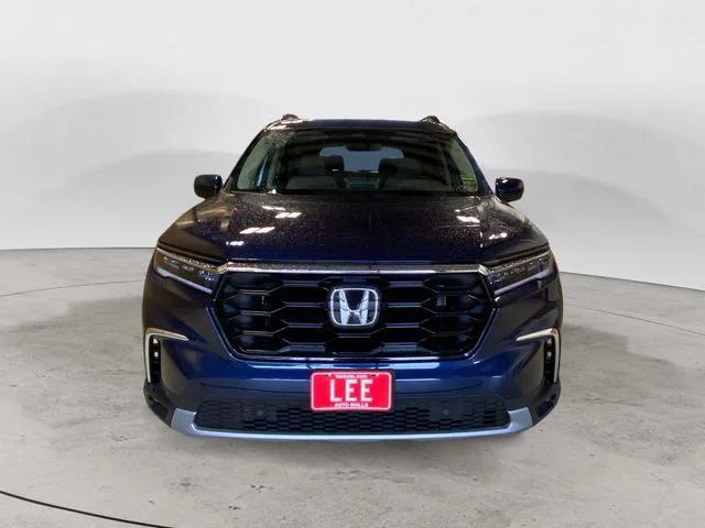 new 2025 Honda Pilot car, priced at $51,950