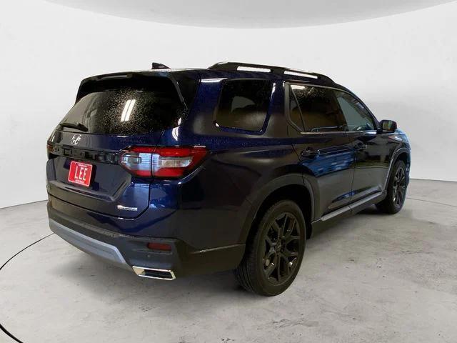 new 2025 Honda Pilot car, priced at $51,950
