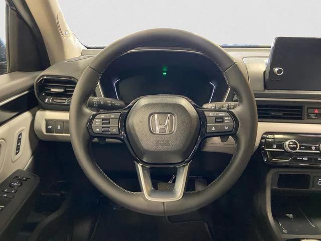 new 2025 Honda Pilot car, priced at $51,950