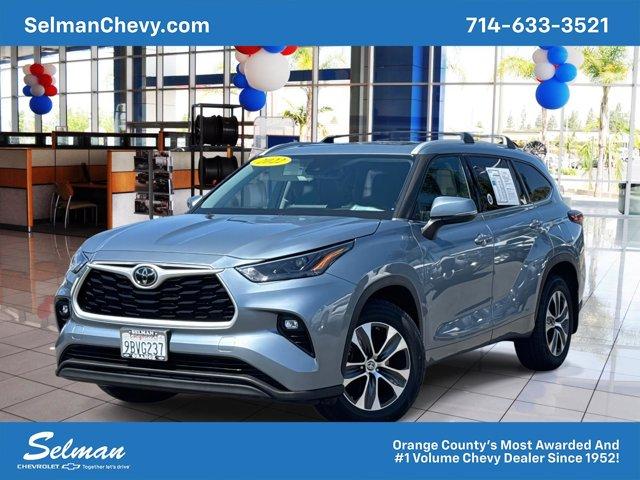 used 2022 Toyota Highlander car, priced at $38,881